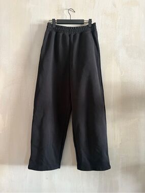 Uniqlo C: Relaxed Straight Pants with elastic Waist and Drawstring